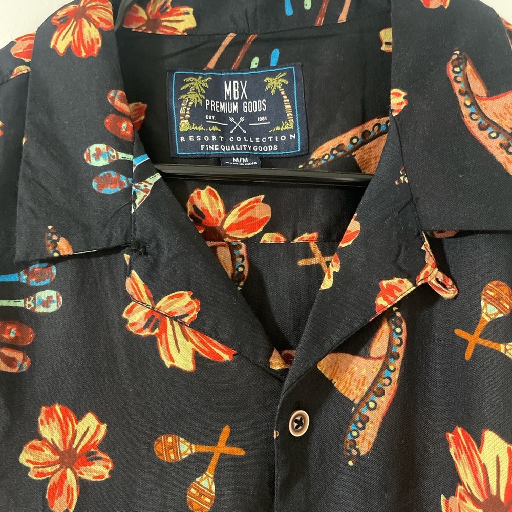 Medium Balck Hawaiian short sleeve button down NEW WITH TAGS